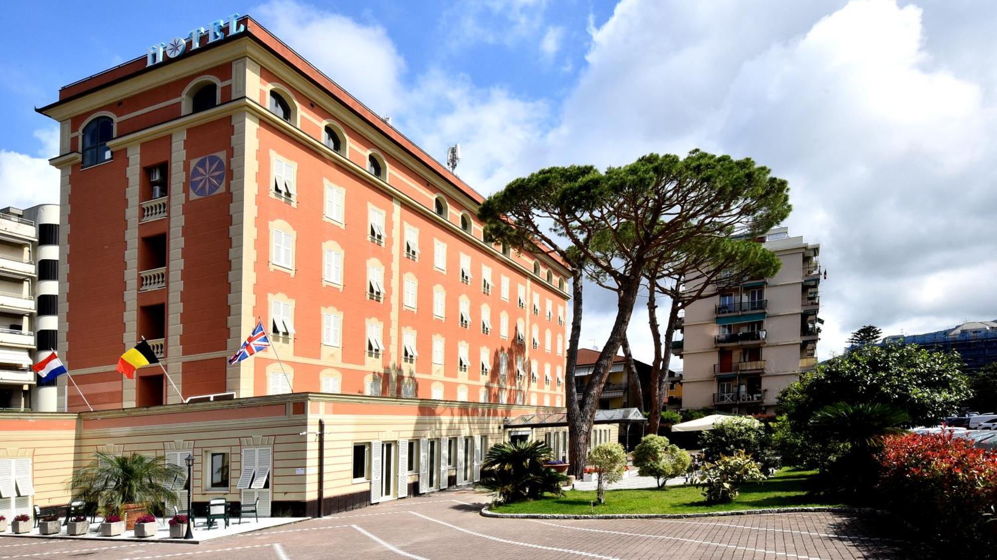 Hotel Sud Est By Fam Rossetti Lavagna Bagian luar foto